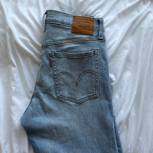 Levi's Denim - LEVI’S WEDGIE FIT JEANS